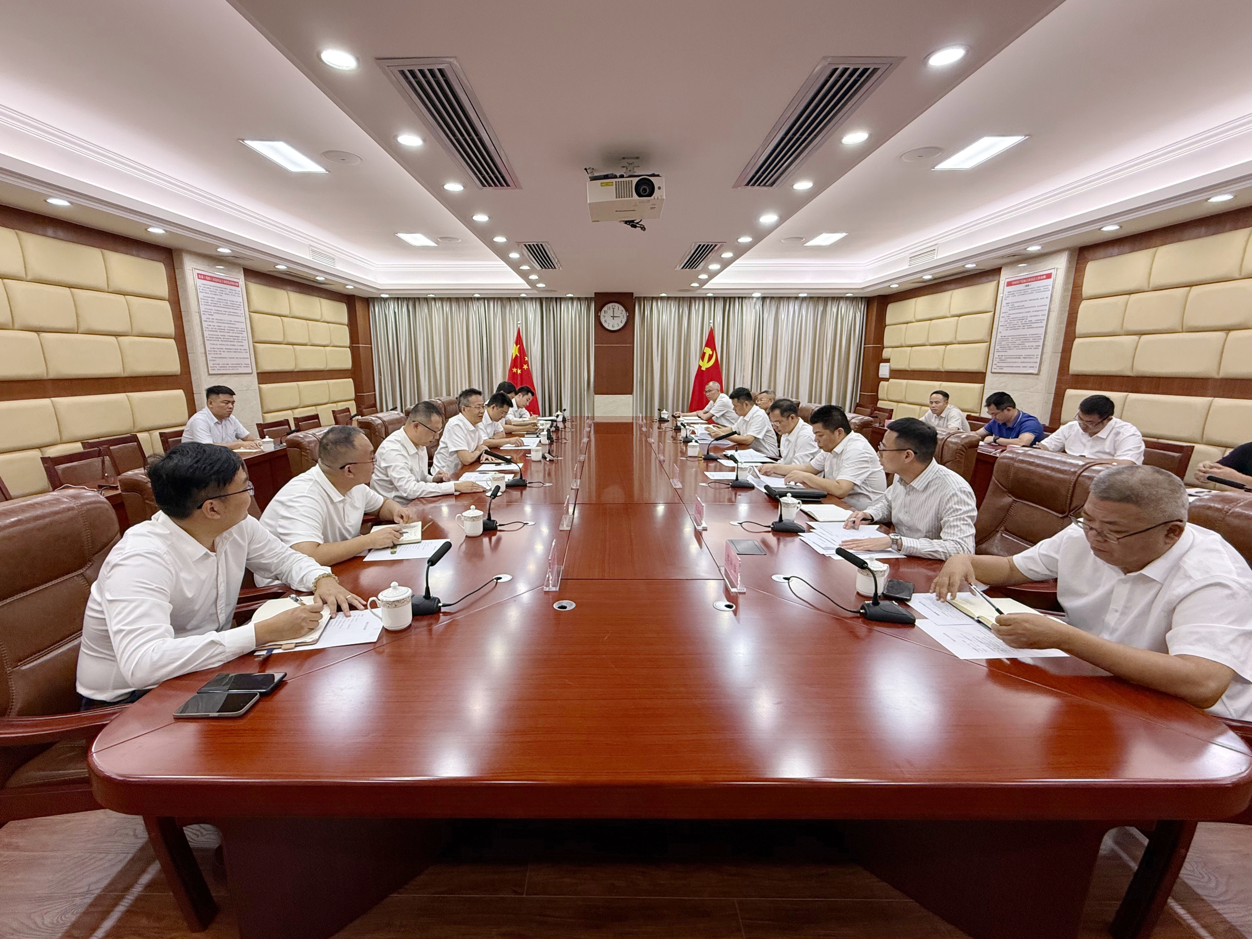 会议全景.jpg